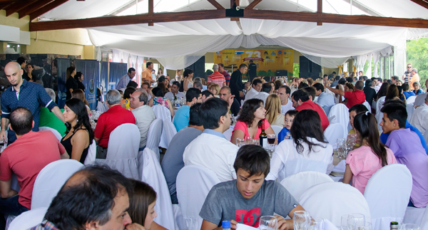 Gran almuerzo de camaradería